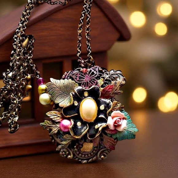 Handcrafted One Of A Kind- Hand assembled Necklace - Floral Necklace NWT - Picture 5 of 9